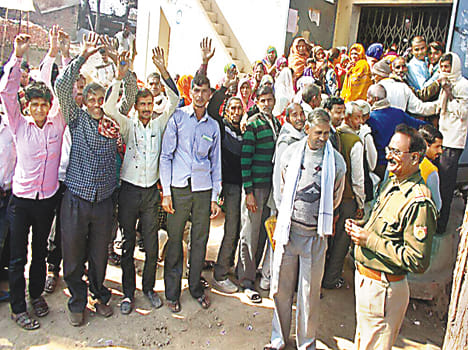 The villagers did not receive cash commotion