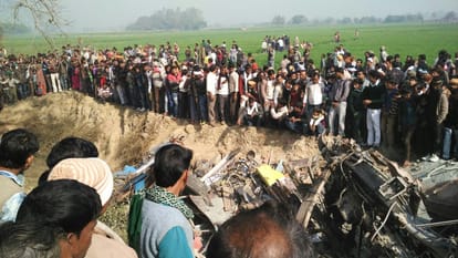 UP: Etah painful road accident killed school childrens
