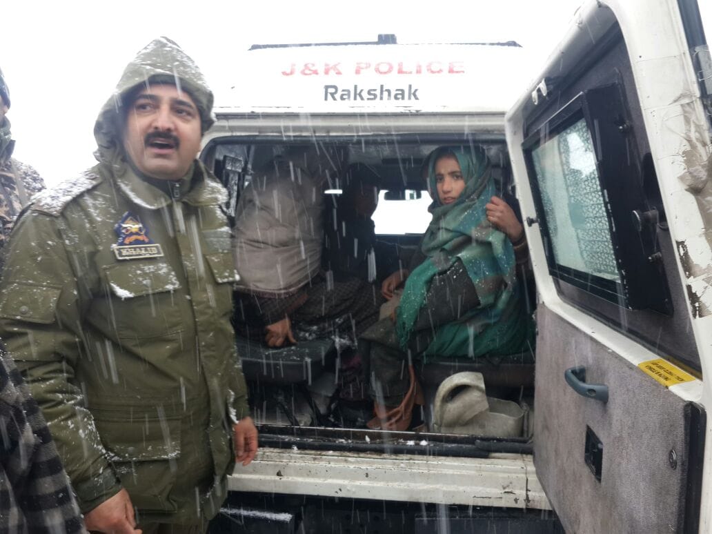 indian army saved 80 people in kulgam