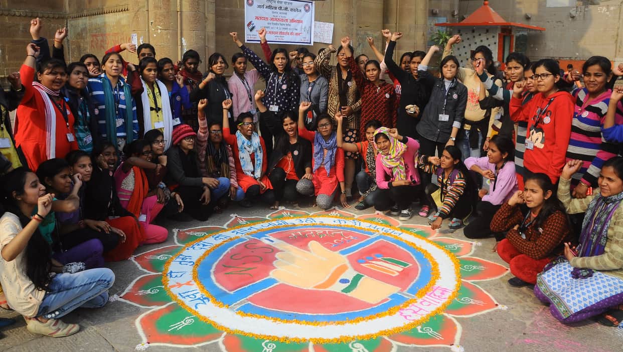students making Rangoli from varanasi for aware of polling