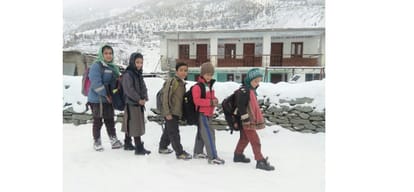 Mercury dips to minus 12 degree, full presence of students in govt schools of lahaul-spiti
