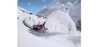Mercury dips to minus 12 degree, full presence of students in govt schools of lahaul-spiti