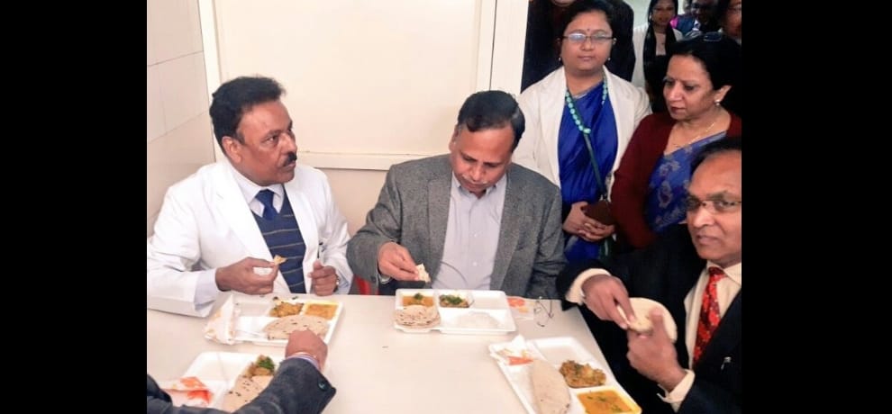 aam admi canteen opens in delhi lnjp hospital where you can get food in 10 rupees