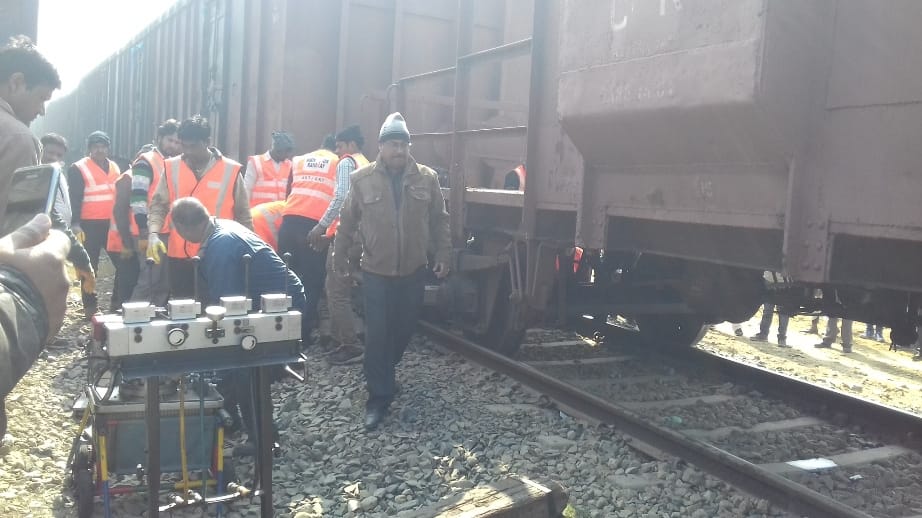 goods train derailed in anandnagar