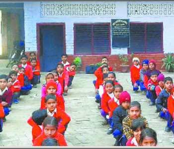 defying DM orders, open school
