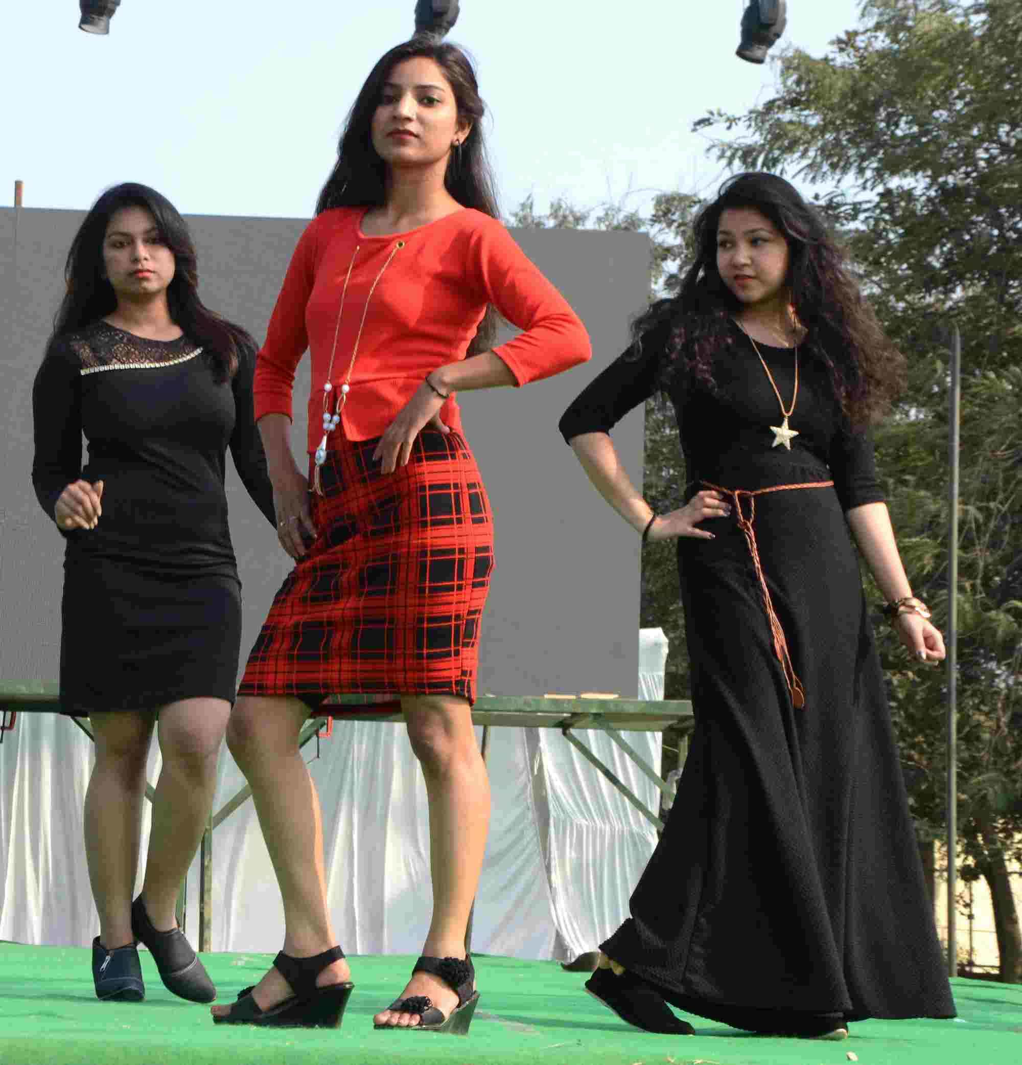 iit bhu kashi yatra 2017: econd day in kashi yatra fashion show