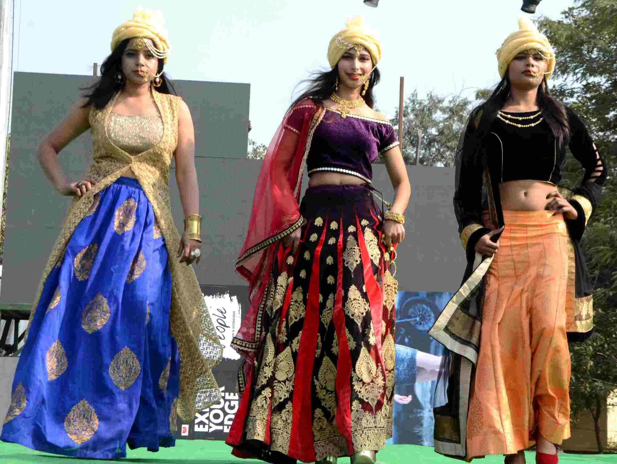iit bhu kashi yatra 2017: econd day in kashi yatra fashion show
