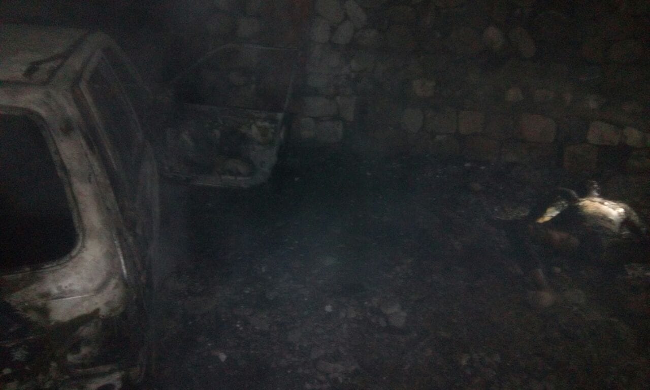 car burn after accident, two died.