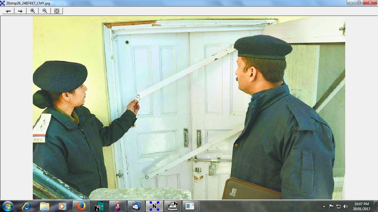 400 ladies suit theft in solan city