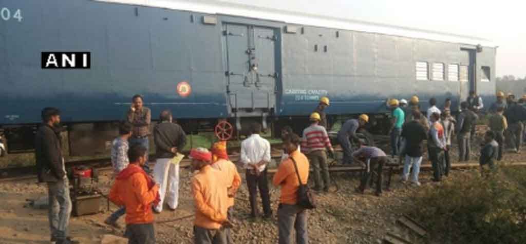 Madhya Pradesh: Goods train derails in Hoshangabad