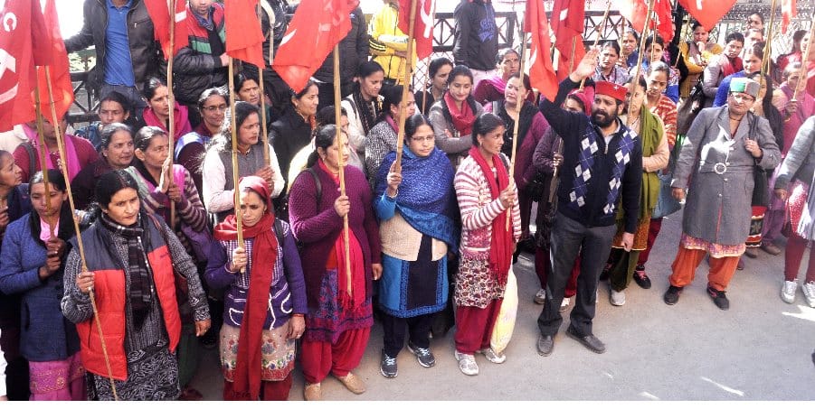 Mid Day Meal And Anganbari Workers Protest in Himachal.