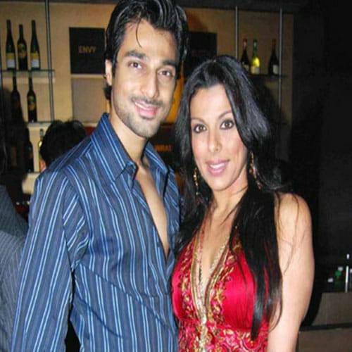 dhoni's ex girlfriend rai laxmi got her new boyfriend