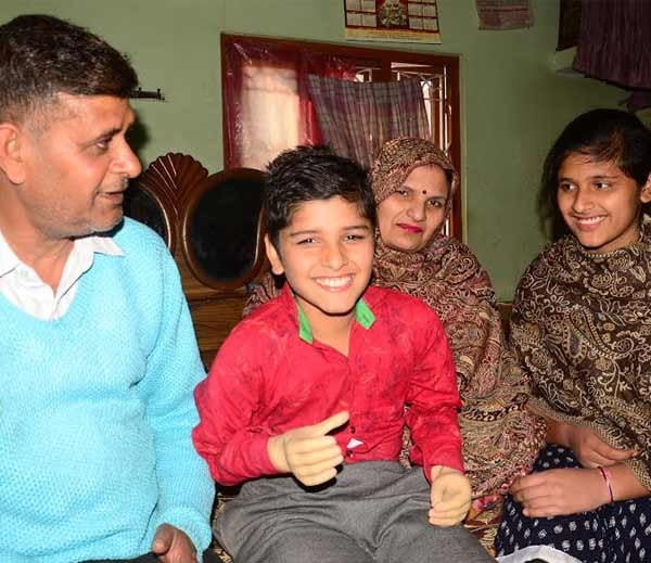 salute to brave boy raman and his father manoj of panipat, story of struggle