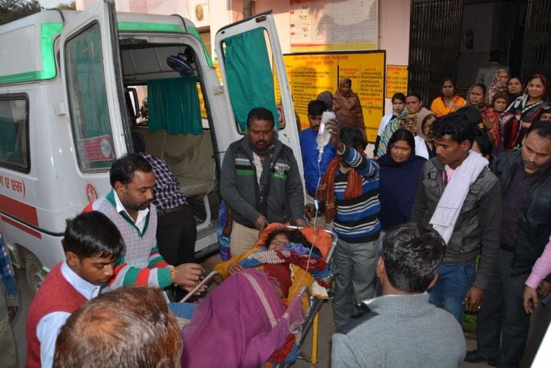 Travaileth in ambulances pregnant