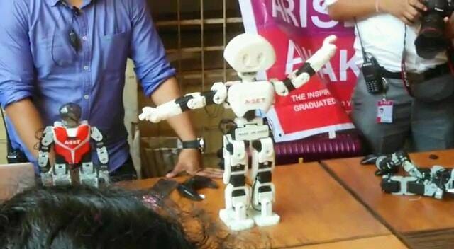 Manav is the India's first 3D printed robot, capable of walking & dancing.