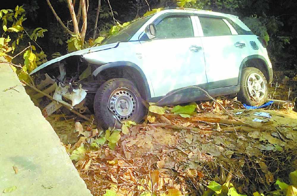SUV crashed into the bridge, five injured