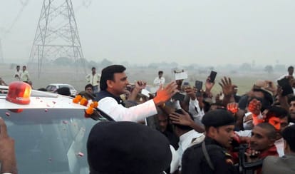 akhilesh yadav and rahul gandhi to come on same stage.