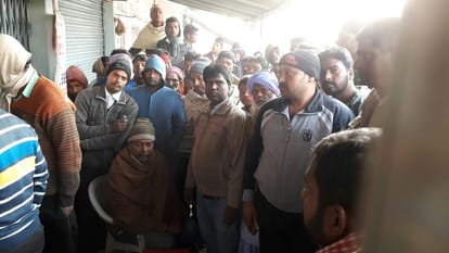 Ghazipur armed miscreants fired bullets
