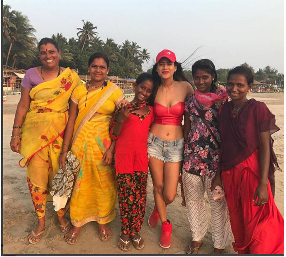 nia sharma upload braless photo on instagram