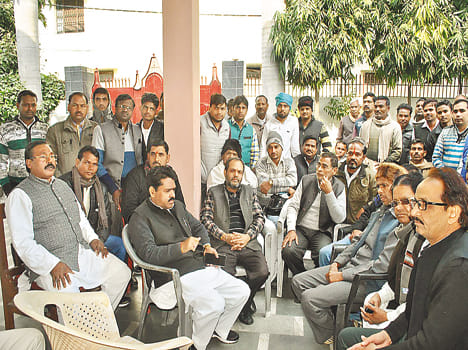  raghuraj and sukhdevi will tell their pain to mulayam