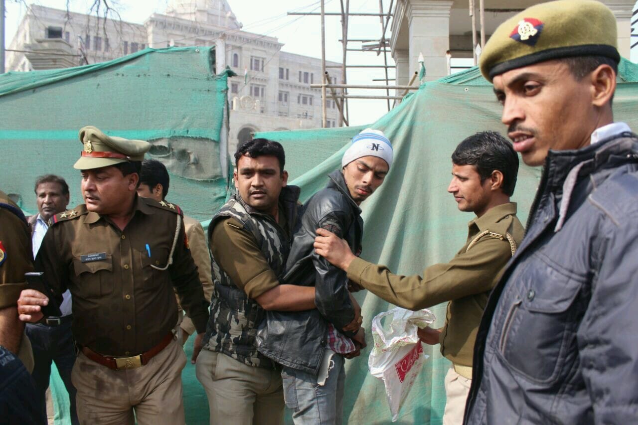 woman tried to commit suicide with family
