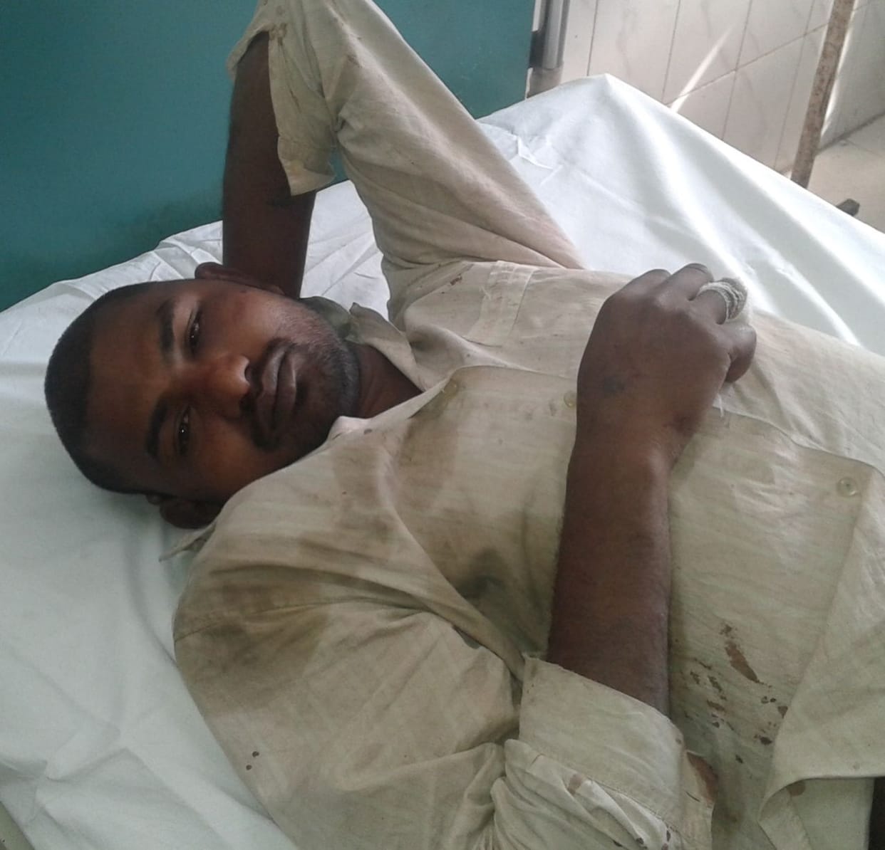 The two sides went in clubs, eight injured