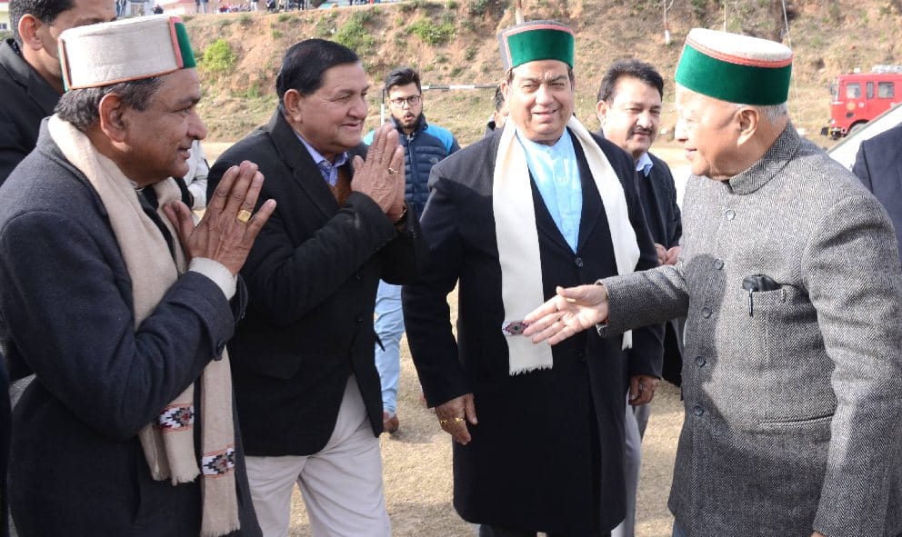 CM Virbhadra Singh Listen 100 Years Old Man Problem at Craignano shimla.