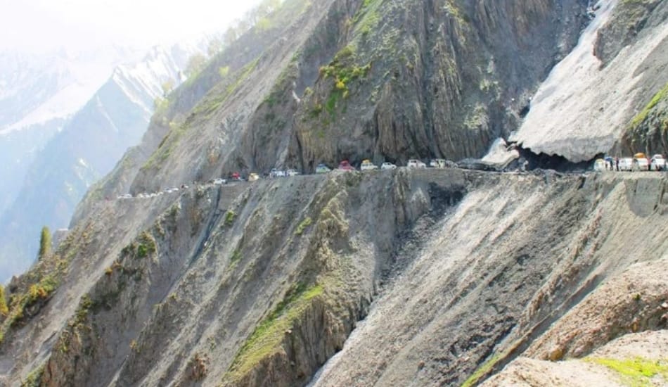STORY OF ZOZILA PAS CONNECTING LEH FROM SRINAGAR