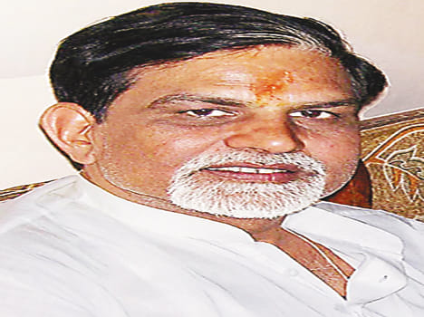 Manisha Chandel from Hamirpur Rath moved resolutions at the stake