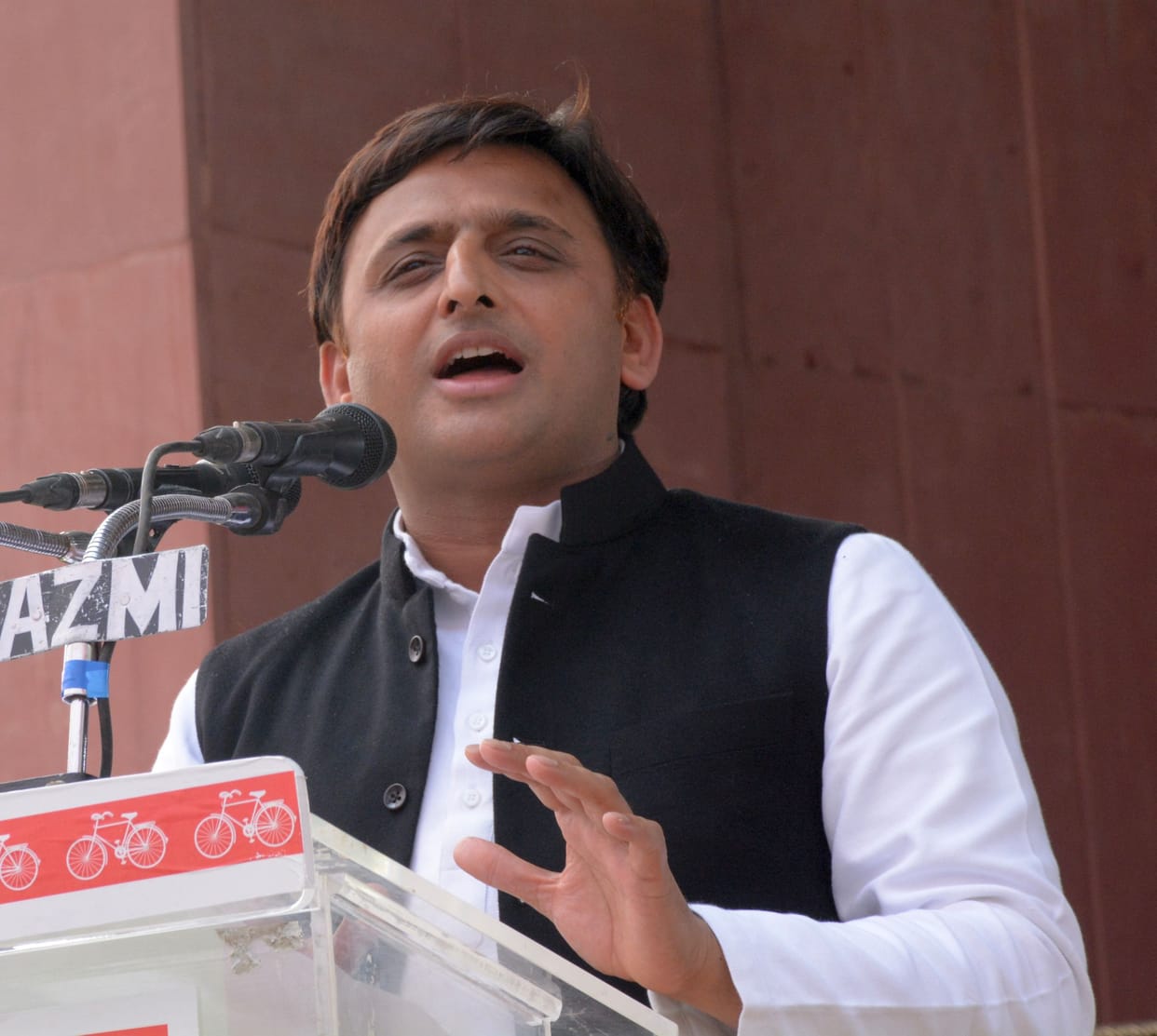 akhilesh yadav press conference live in Lucknow.