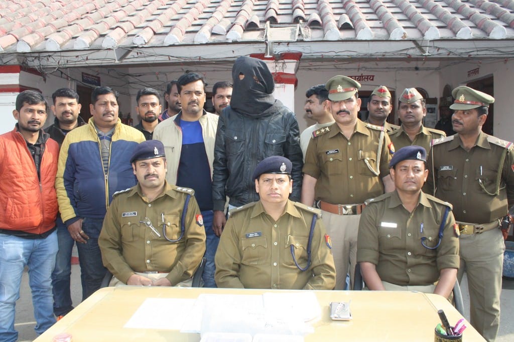 Inspector's son beocome robber