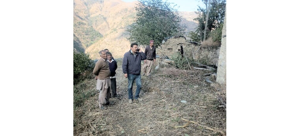 Geological Scientist visited sirmour distt village facing creep movement in houses