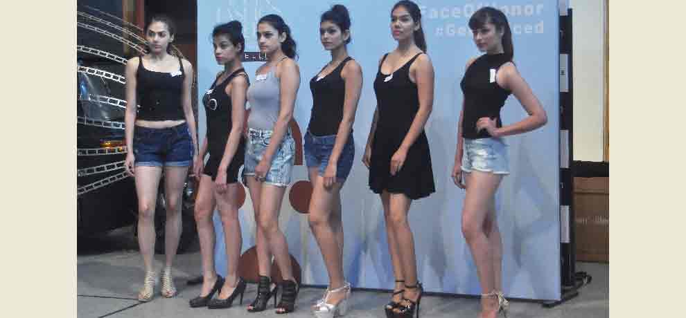 fashion  models getting ready for Amazon India Fashion Week 2017