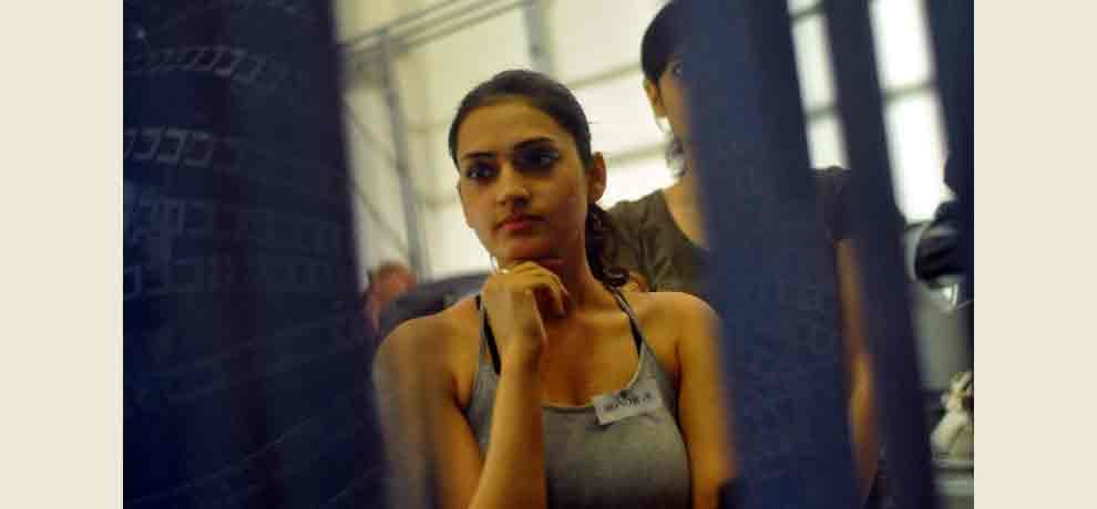 fashion  models getting ready for Amazon India Fashion Week 2017