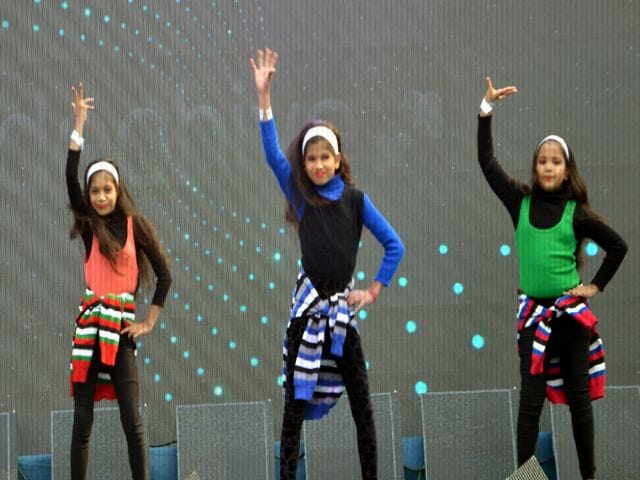 In the semifinals of the 270 participants talent show performance