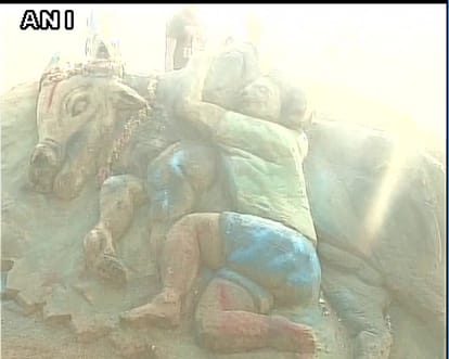 Jallikattu protests LIVE updates: CM Panneerselvam to inaugurate Jallikattu in Alanganallur today