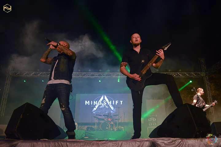 iit bhu: westorn band and sweadon metal rock performance in kashiyatra