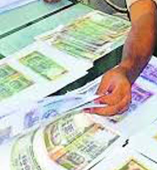 market came to fake 100 notes