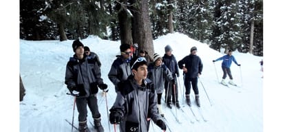 Skiing at Narkanda