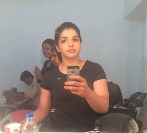 glamorous Olympian sakshi malik, Watch pictures