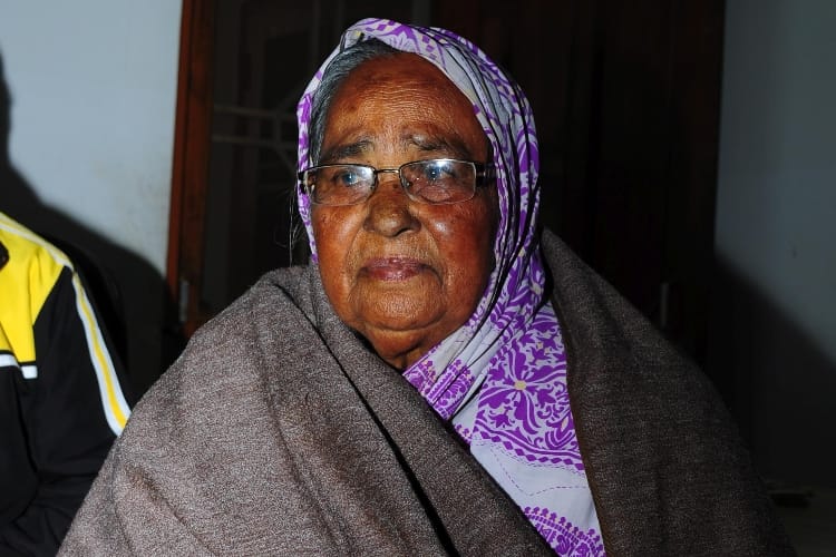 elderly peoples share their grief in old age home