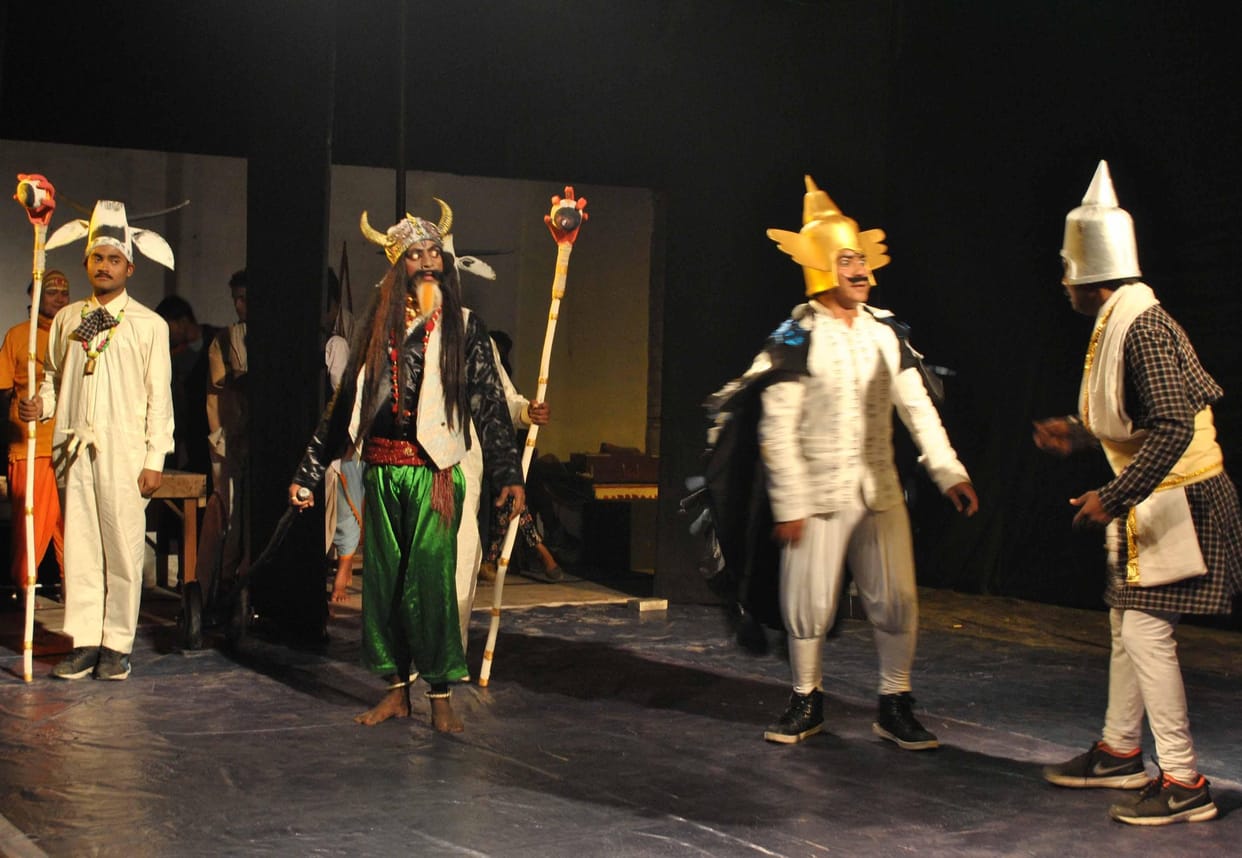 Live on stage were "defrauding the city '