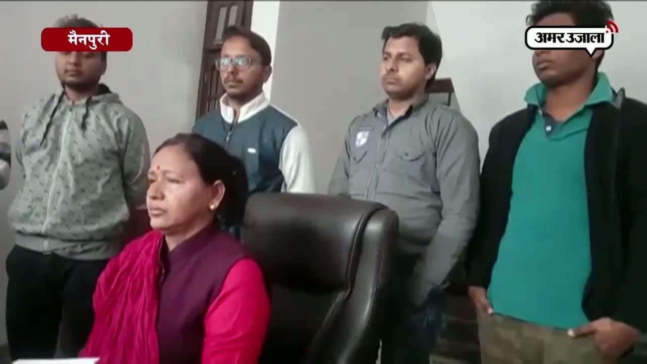 समाजवादी पार्टी में किसने की बगावत