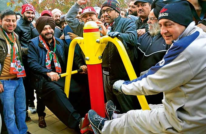 amazing and unique photos of navjot sidhu at amritsar of punjab