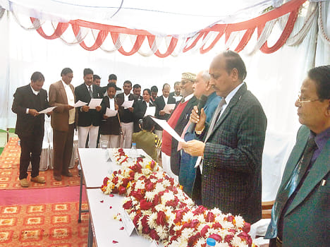 Administered oath to the newly elected executive