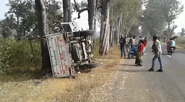 a pick up accident in onebhadra, one minor death, 12 injured