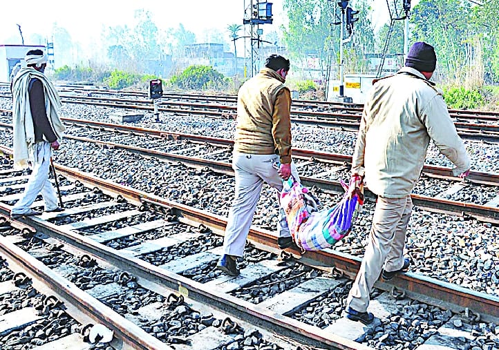 Slip student killed by train