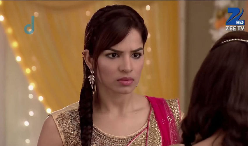 shikha singh of kumkum bhagya posted her bikini photos