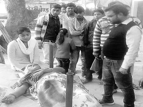 Bank Tppebaji, women faint from shock