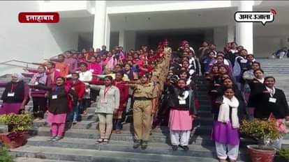 Girls take oath for voting after initiative by amar ujala 